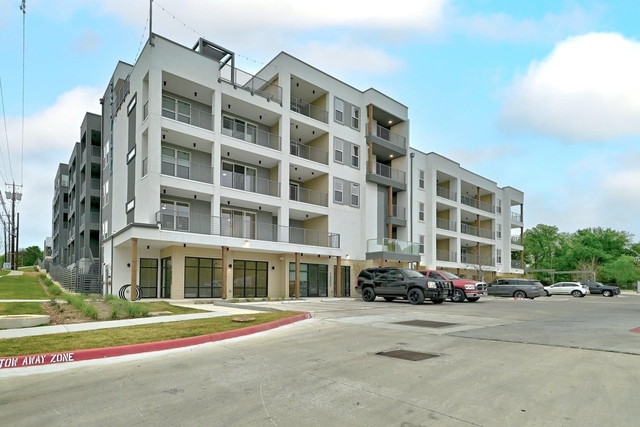 4801 Springdale Rd - Photo 1