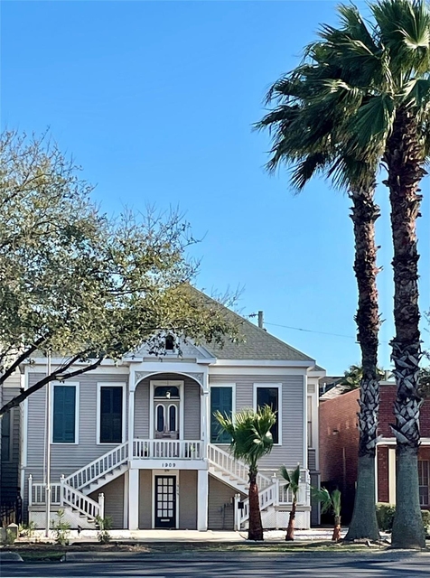 1909 Broadway Street - Photo 1