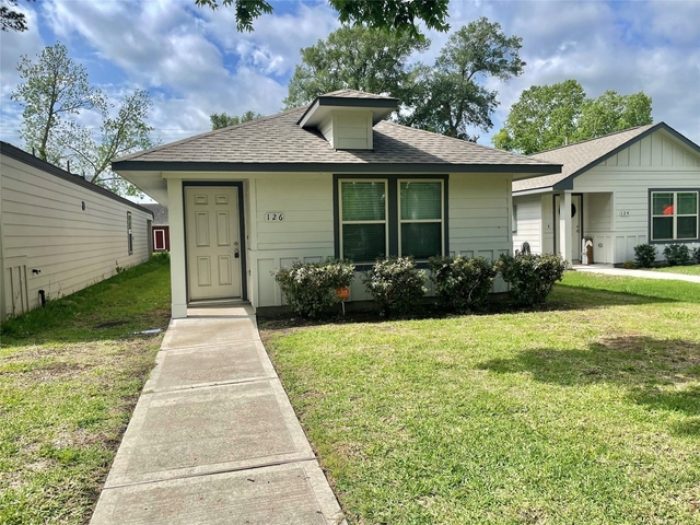 126 E Ash St - Photo 1
