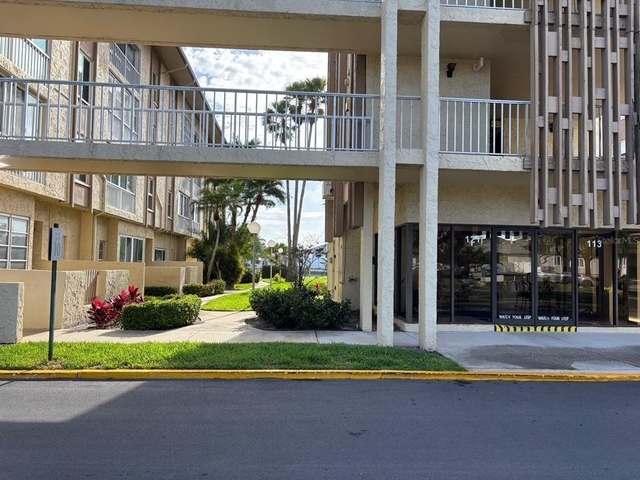 121 Island Way - Photo 1