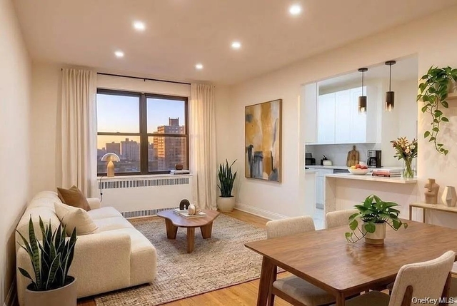 9876 Queens Boulevard Unit #6L - Photo 1