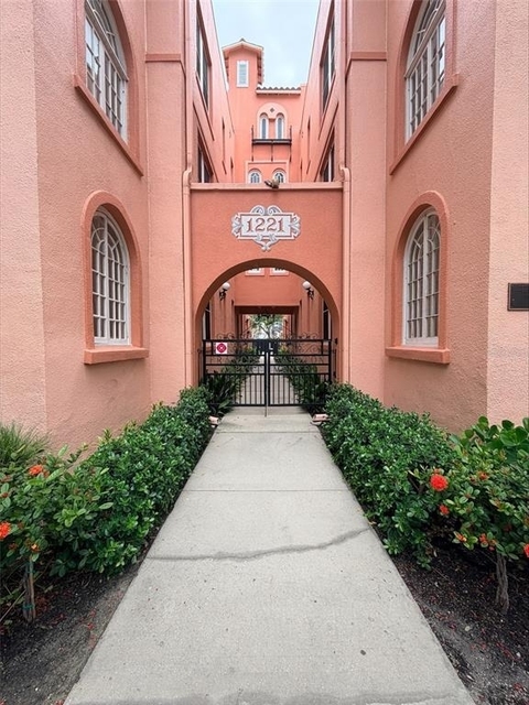 1221 N Palm Avenue - Photo 1