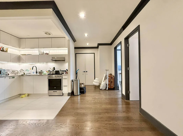 1078 Bergen Street - Photo 1