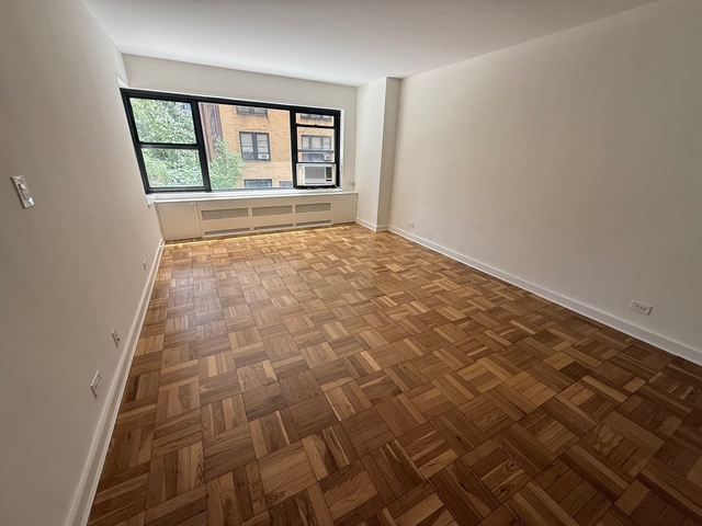 412 East 55th Street - Photo 1