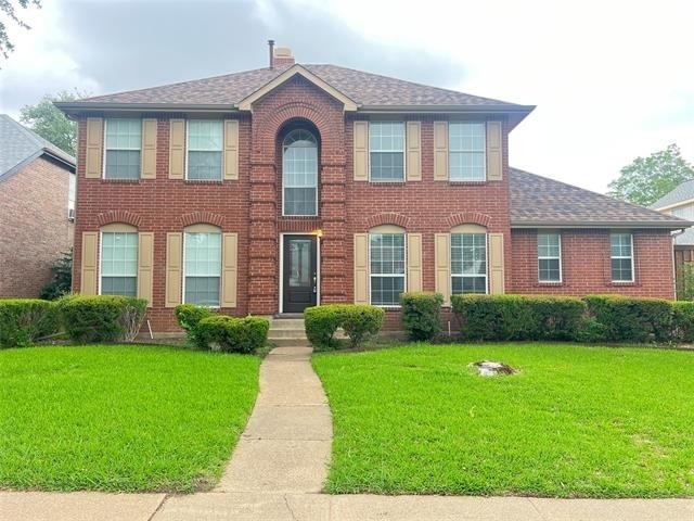 723 Sumner Drive - Photo 1