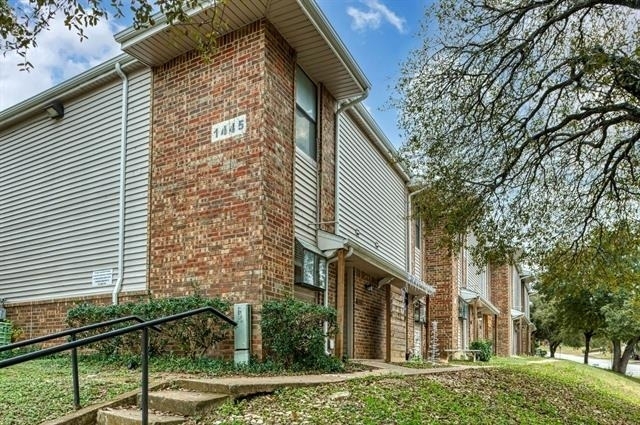 1417 Weiler Boulevard - Photo 1