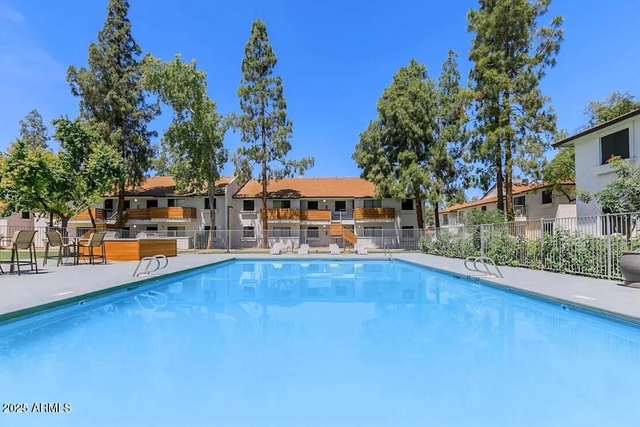 4620 W Mcdowell Road - Photo 1