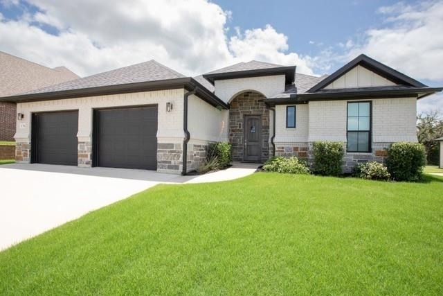 176 Lakeview Circle - Photo 1