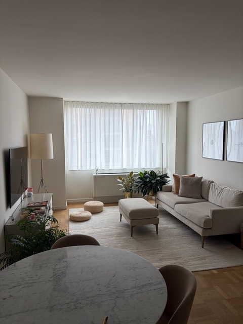 401 East 80th Street, New York - Photo 1