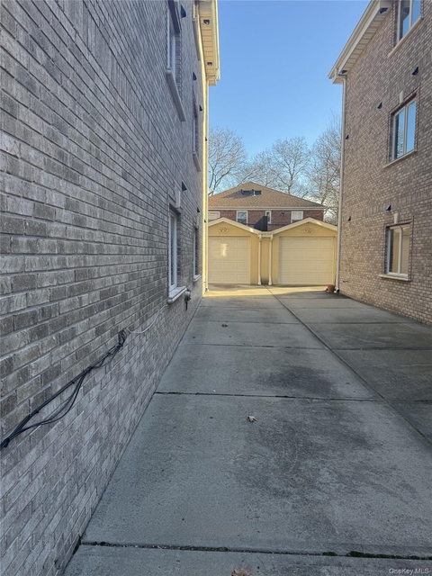 4033 191st Street - Photo 1