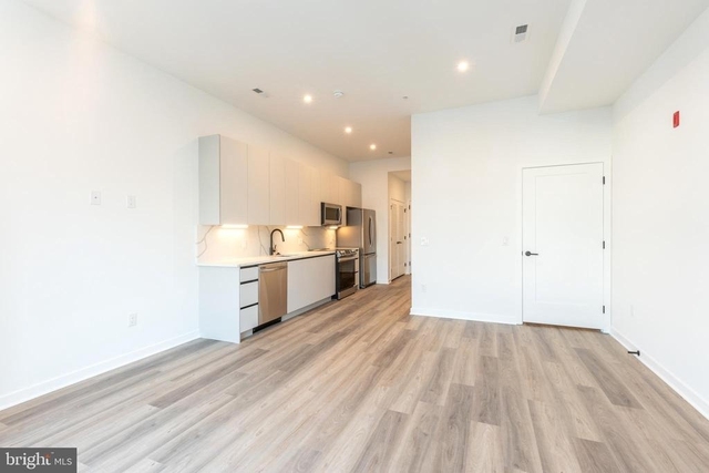 3120 W Jefferson Street - Photo 1