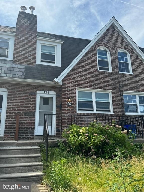249 N Linden Avenue - Photo 1