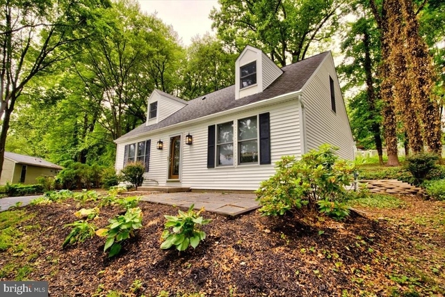 342 Sherry Lane - Photo 1