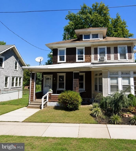 255 Hollywood Drive - Photo 1