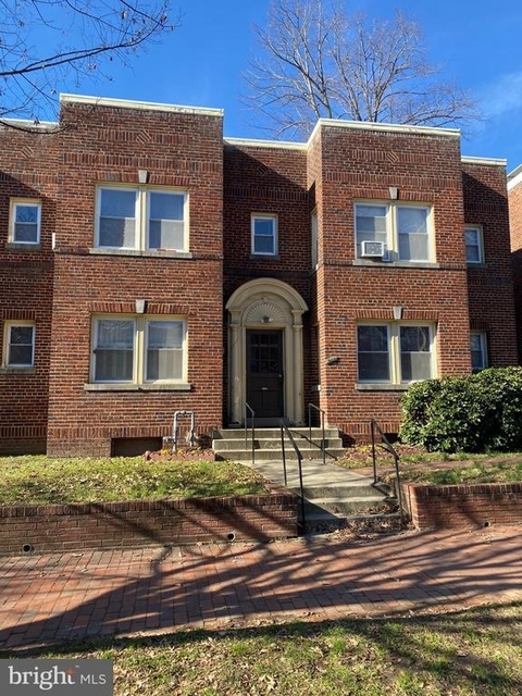 904 5th Street Ne - Photo 1
