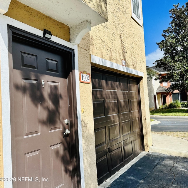 10075 Gate Parkway N - Photo 1