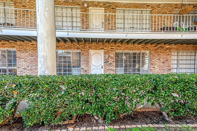 2101 Fountain View Drive - Photo 1