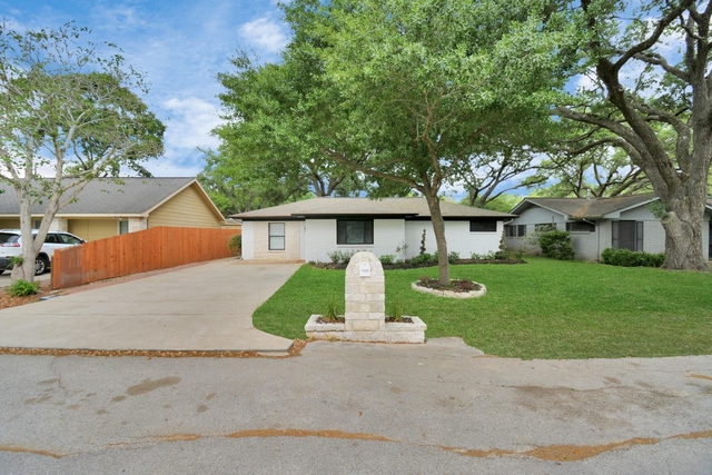 1906 Airline Drive - Photo 1