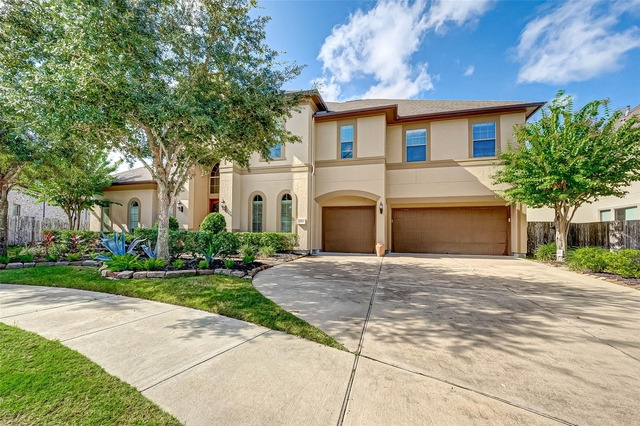 2914 Cotswold Lane - Photo 1