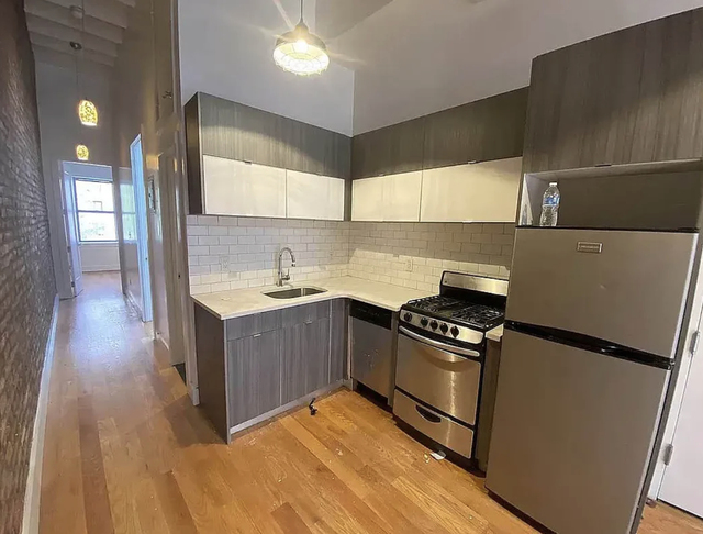 13 Humboldt Street - Photo 1