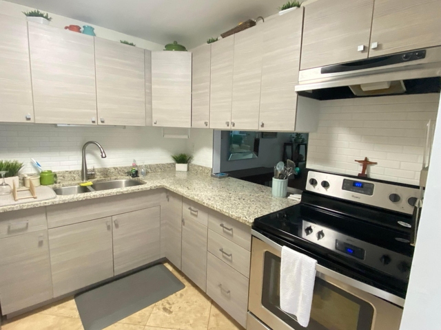 2566 S Garden Dr S - Photo 1