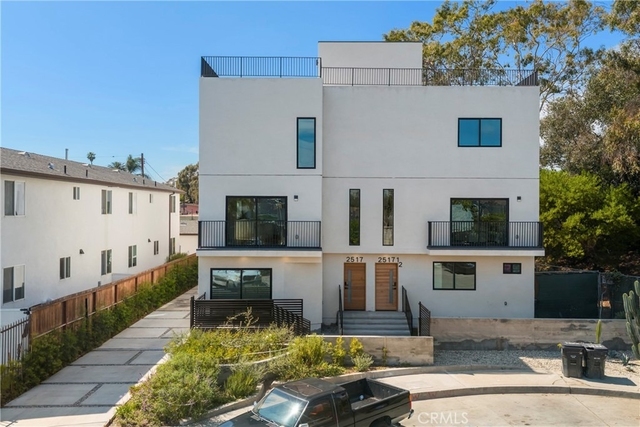 2515 Alsace Avenue - Photo 1
