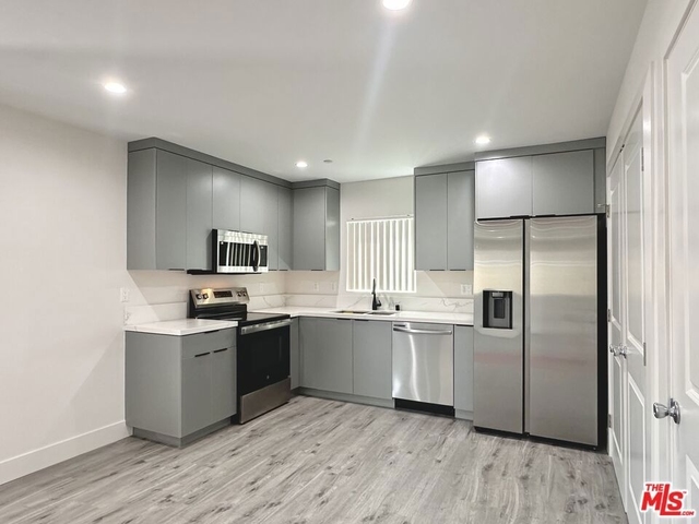 11512 Oxford Avenue - Photo 1