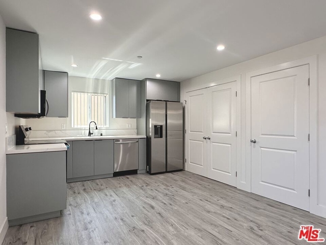 11512 Oxford Avenue - Photo 1