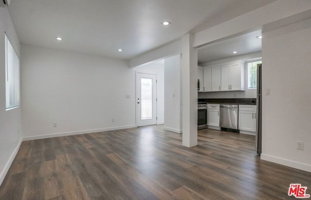 869 Glenway Drive - Photo 1