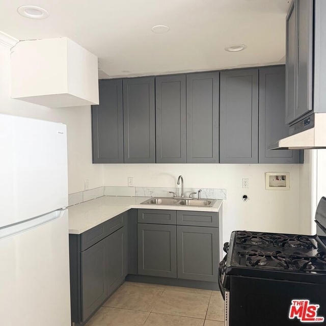 38232 Delacour Drive - Photo 1