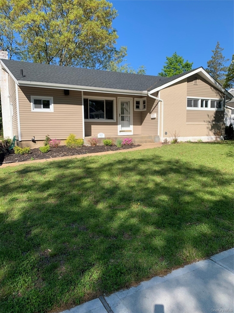402 Leslie Lane - Photo 1