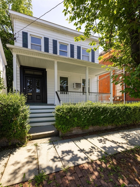 29 Delano Street - Photo 1