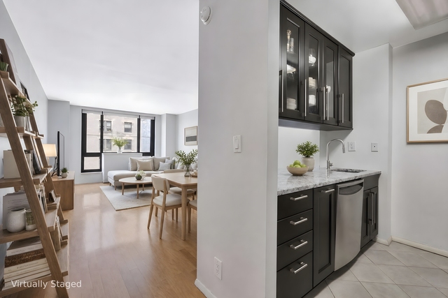 1 Irving Place - Photo 1