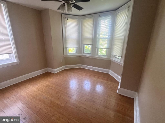 2023 W Oxford Street - Photo 1