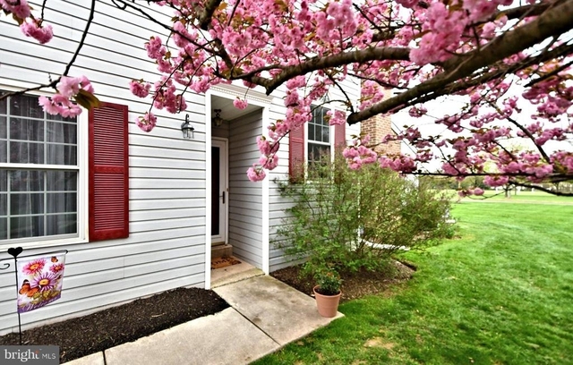 800 Beacon Court - Photo 1