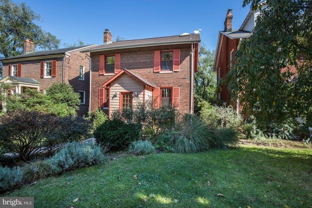 5539 30th Place Nw - Photo 1