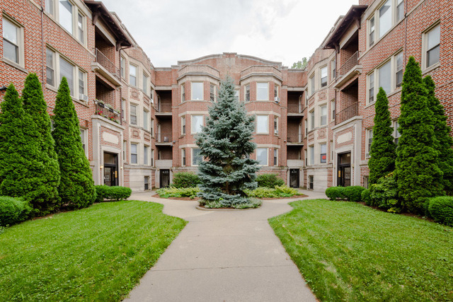 437 E Oakwood Boulevard - Photo 1
