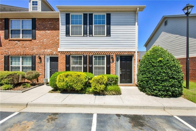 141 Madison Place - Photo 1