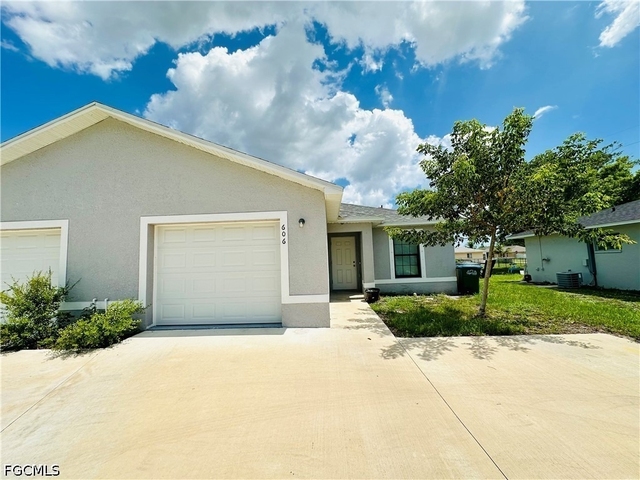 606 Se 8th Street - Photo 1