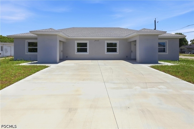2955 Dunbar Avenue - Photo 1