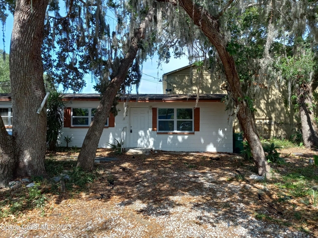 354 Hibiscus Avenue - Photo 1