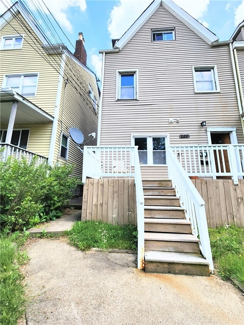 930 Portland St - Photo 1