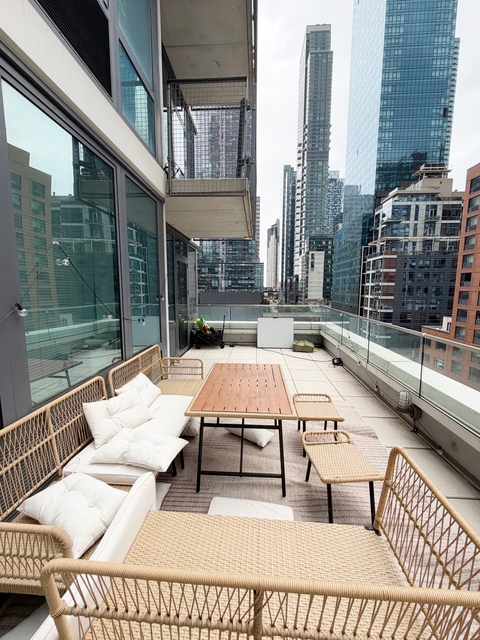 43-25 Hunter Street - Photo 1