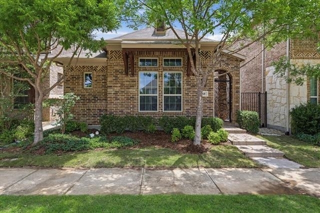 768 Huntingdon Street - Photo 1