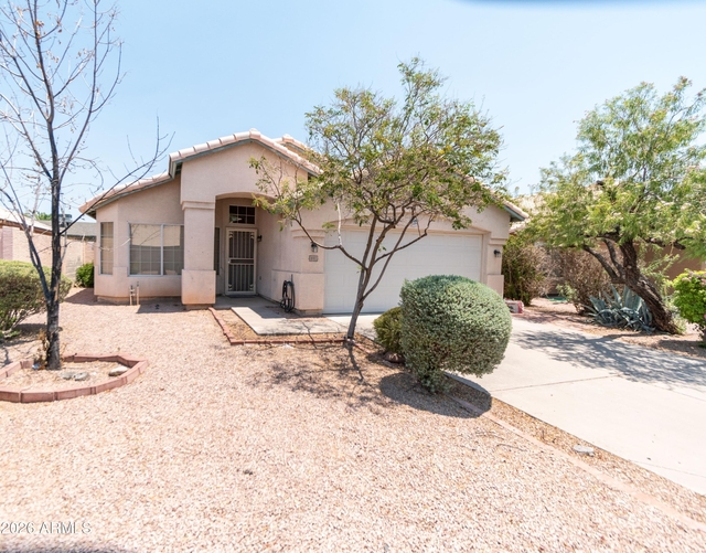 449 N Windsor -- - Photo 1