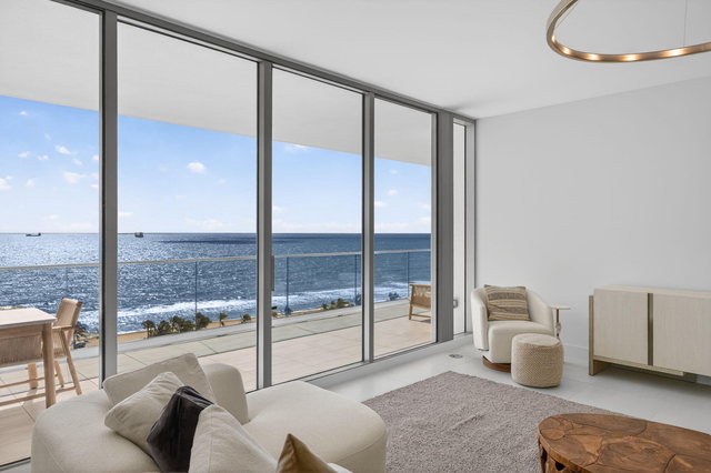 153 N Seabreeze Boulevard - Photo 1