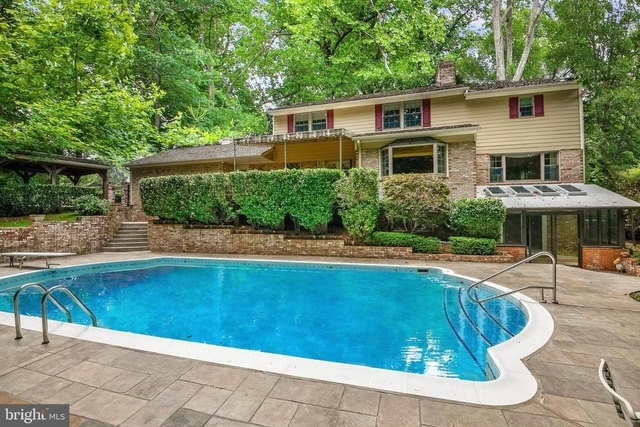 929 Woburn Court - Photo 1