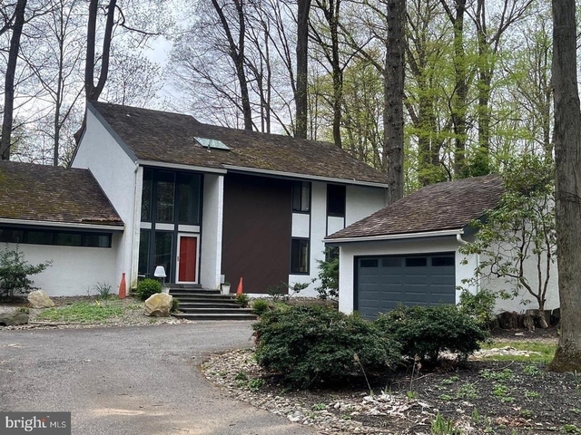 208 Pheasant Run Drive - Photo 1
