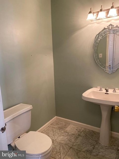 4 Kensington Court - Photo 1