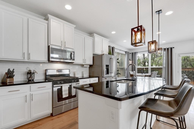 9710 Tanglemede St - Photo 1